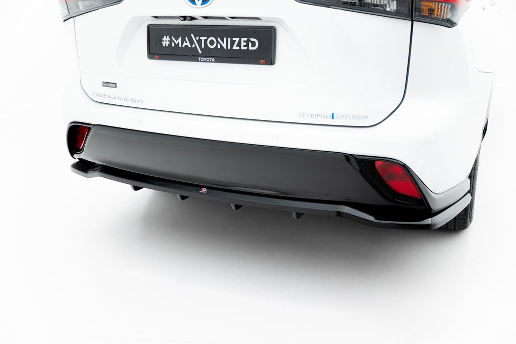 Maxton Design Street+ Mittlerer Diffusor RACE passend für Toyota Highlander Mk4 schwarz Hochglanz