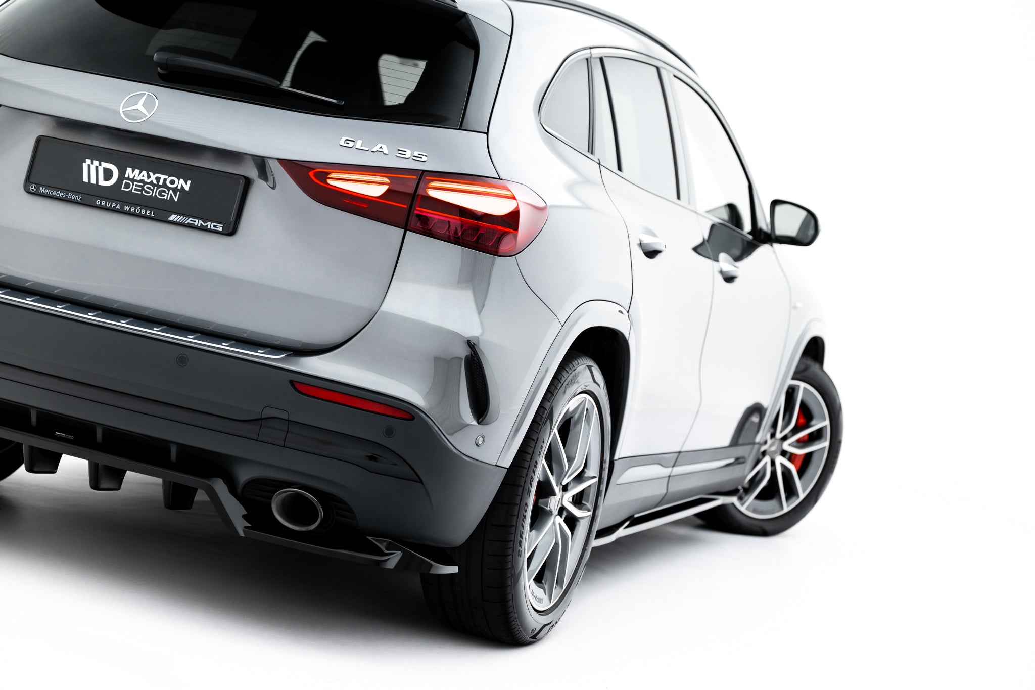 Maxton Design Street+ Mittlerer Diffusor RACE passend für Mercedes-AMG GLA 35 H247 Facelift schwarz Hochglanz