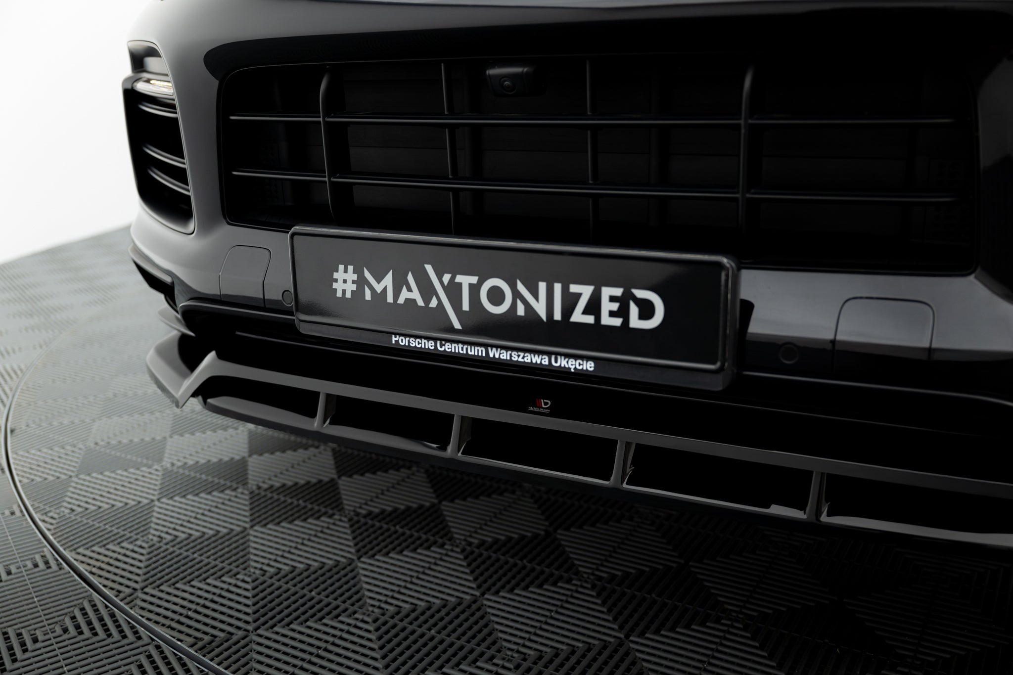 Maxton Design Street+ Spoilerlippe Front Ansatz passend für Porsche Cayenne Sport Design SUV / Coupe Mk3 schwarz Hochglanz
