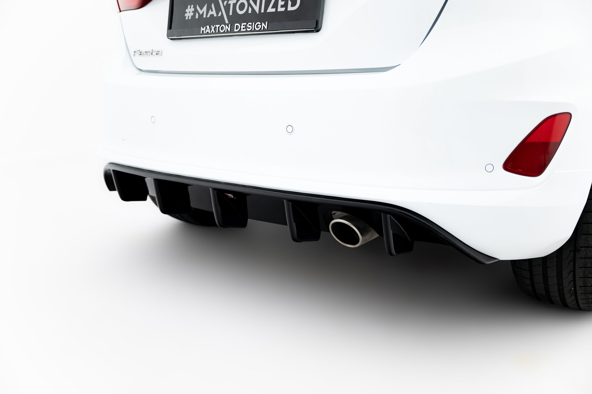 Maxton Design Diffusor Heck Ansatz passend für Ford Fiesta Mk8 ST-Line schwarz Hochglanz