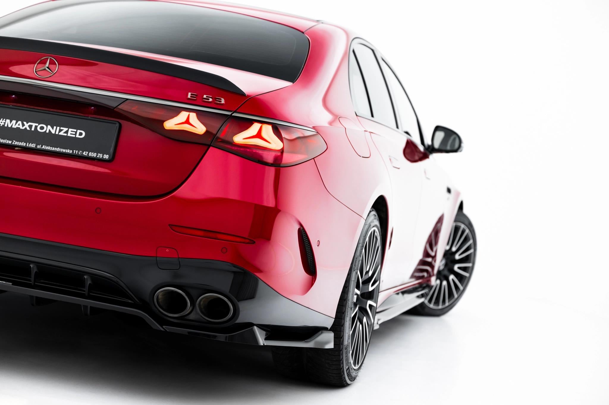 Maxton Design Street+ Mittlerer Diffusor RACE passend für Mercedes-AMG E53 Limousine / Kombi W214 schwarz Hochglanz