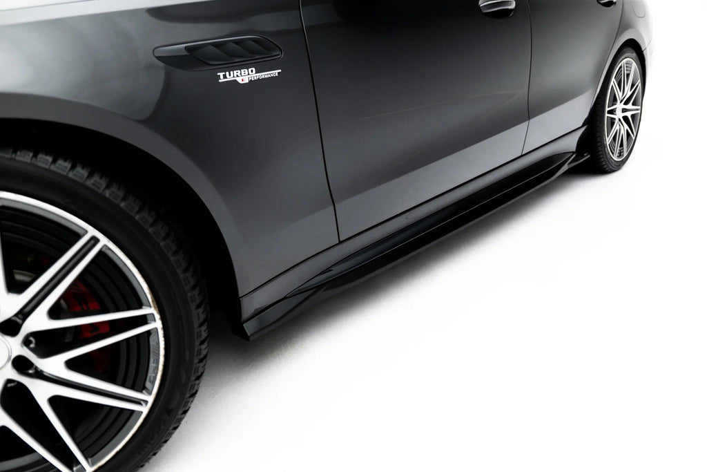Maxton Design Street+ Seitenschweller Leisten passend für Mercedes-AMG C63 Limousine / Kombi W206 / S206 schwarz Hochglanz