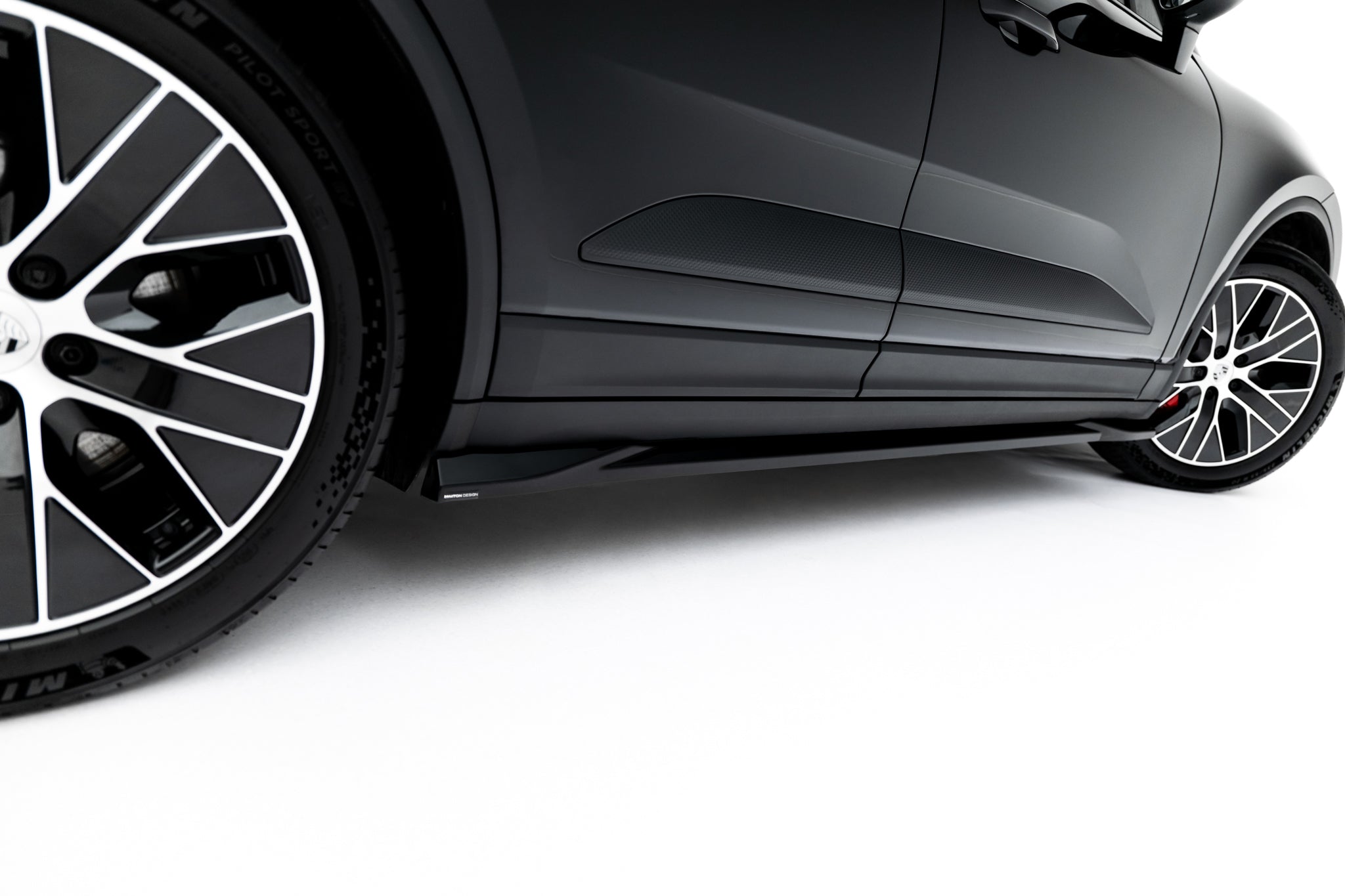 Maxton Design Street+ Seitenschweller Leisten passend für Porsche Macan EV Mk1 schwarz Hochglanz