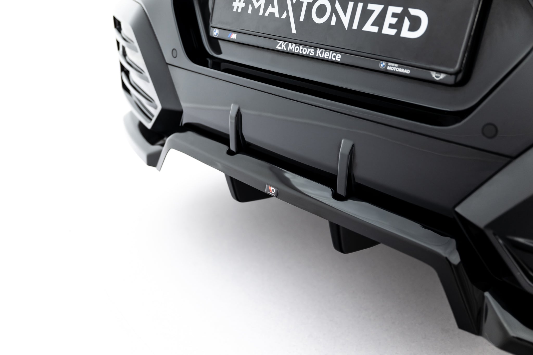 Maxton Design Street+ Mittlerer Diffusor RACE passend für BMW X2 M-Paket / iX2 U10 schwarz Hochglanz