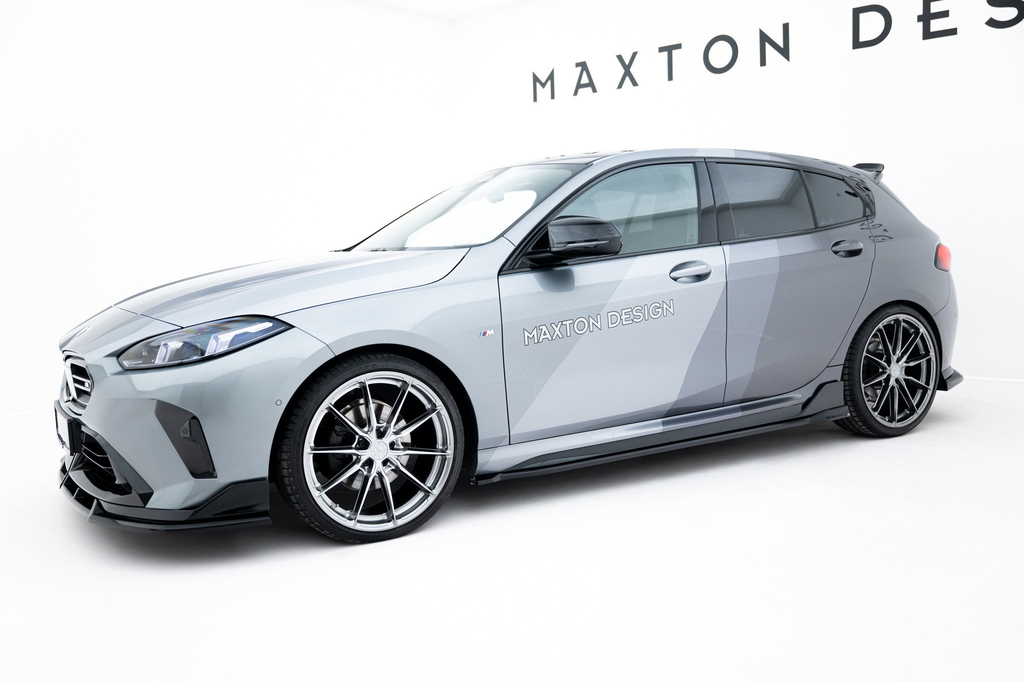 Maxton Design Street+ Seitenschweller Leisten V.2 passend für BMW M135i M Performance F70 schwarz Hochglanz