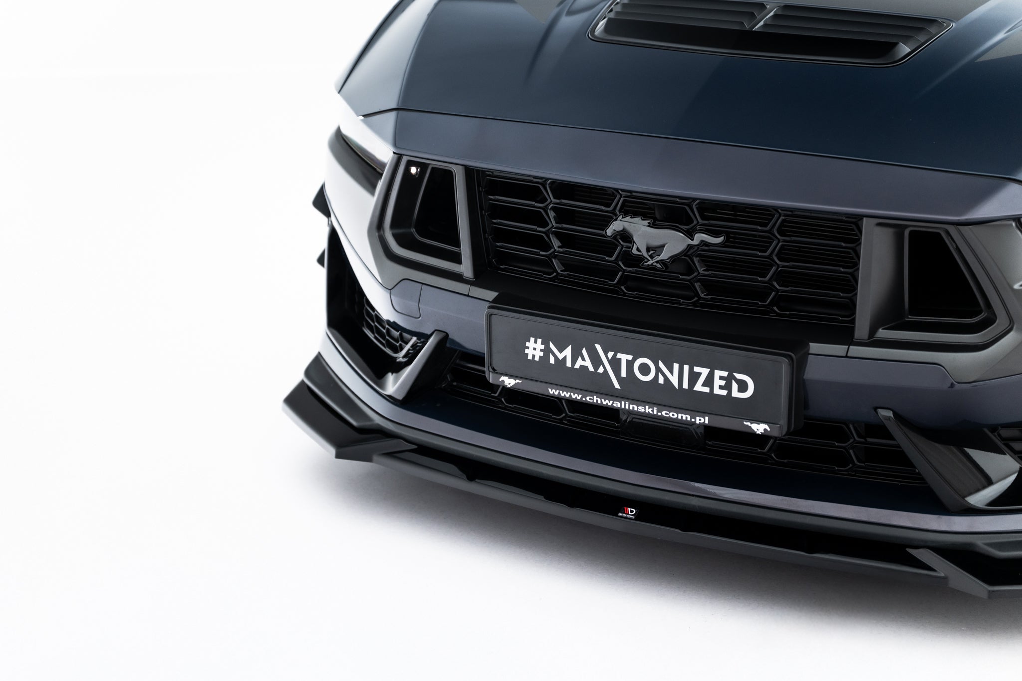 Maxton Design Street+ Spoilerlippe Front Ansatz V.1 passend für Ford Mustang Dark Horse Mk7 schwarz Hochglanz