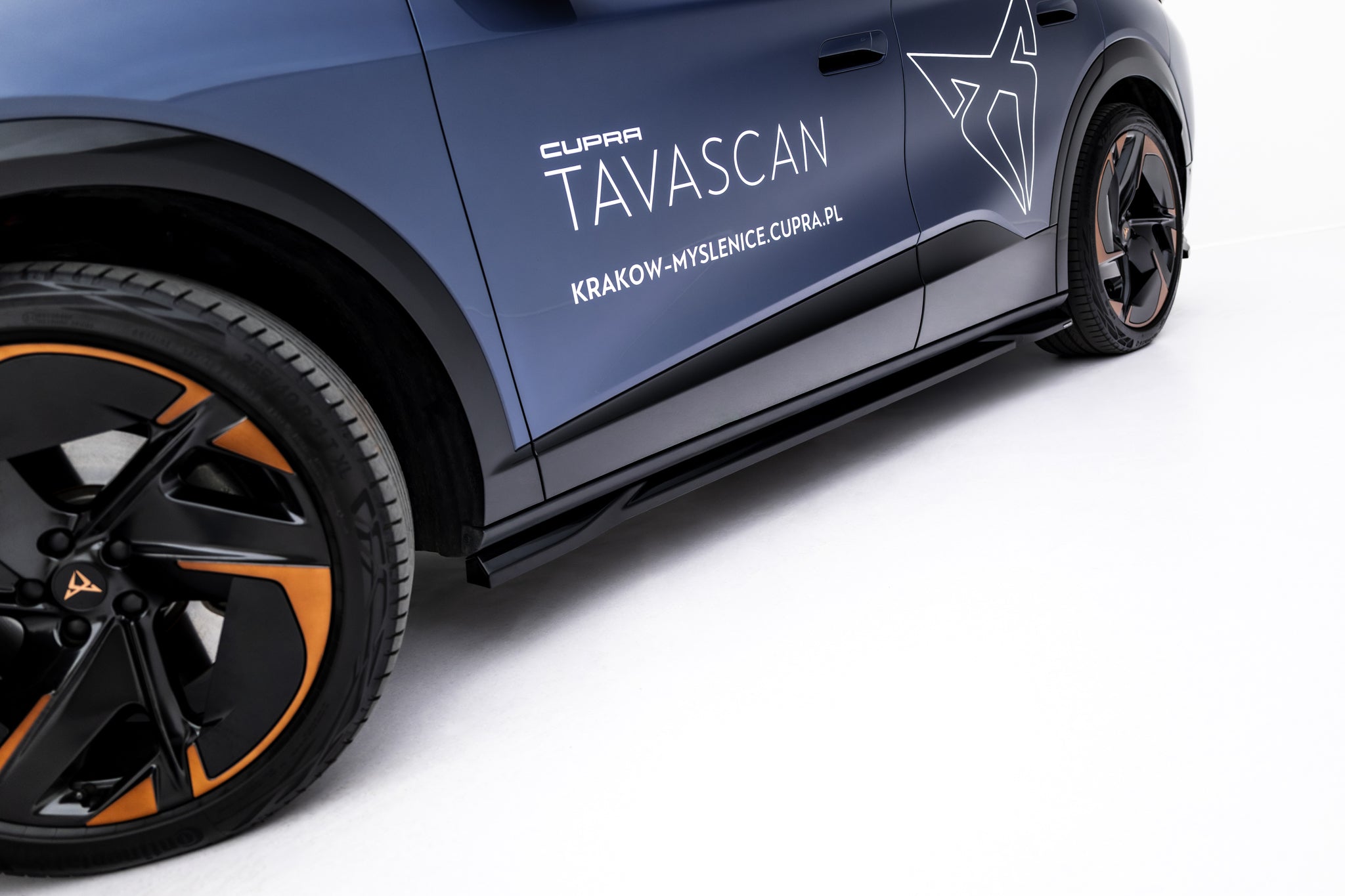 Maxton Design Street+ Seitenschweller Leisten passend für Cupra Tavascan Mk1 schwarz Hochglanz