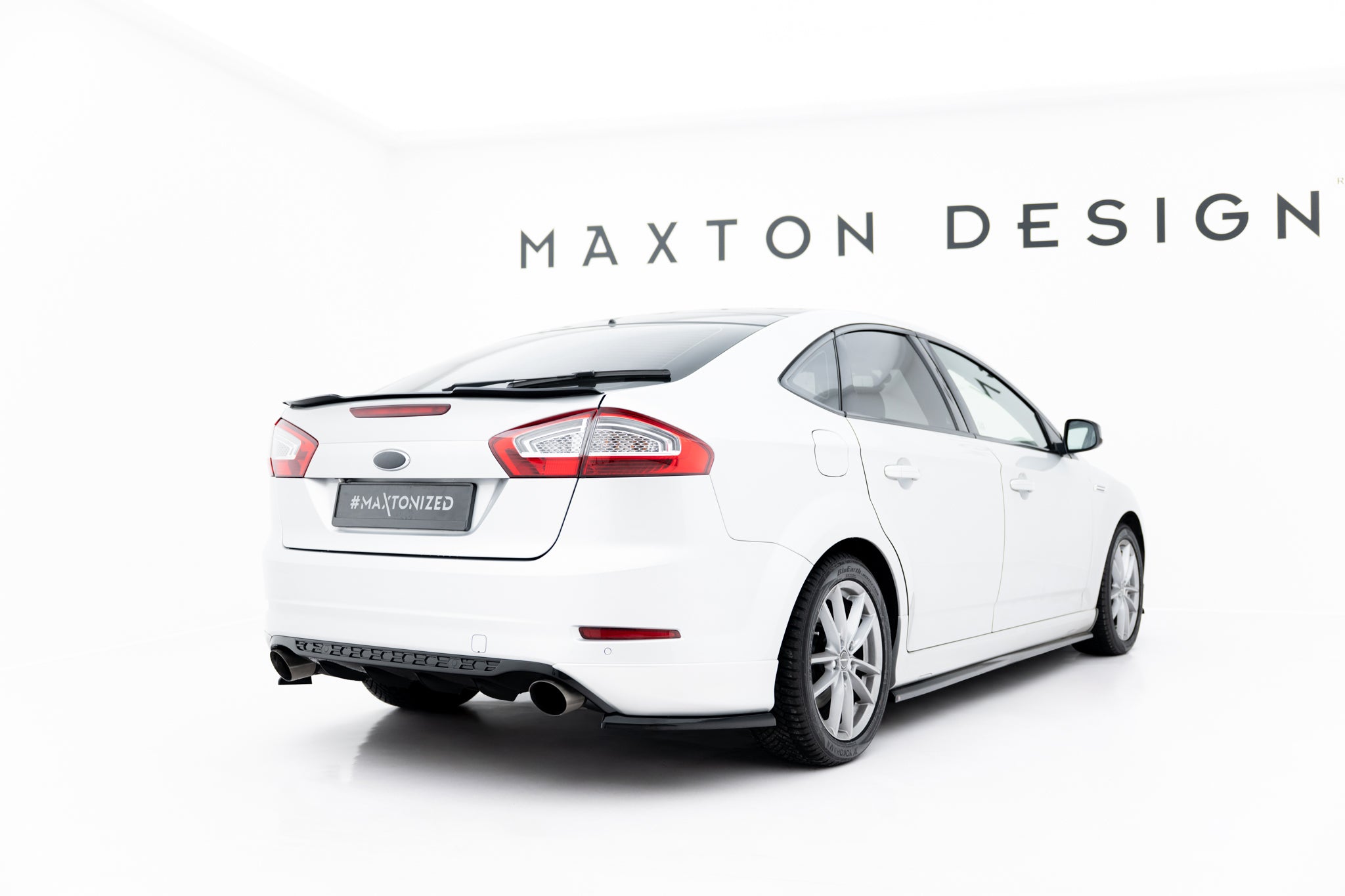 Maxton Design Heck Ansatz Flaps Diffusor passend für Ford Mondeo ST-Line Limousine Mk4 Facelift schwarz Hochglanz