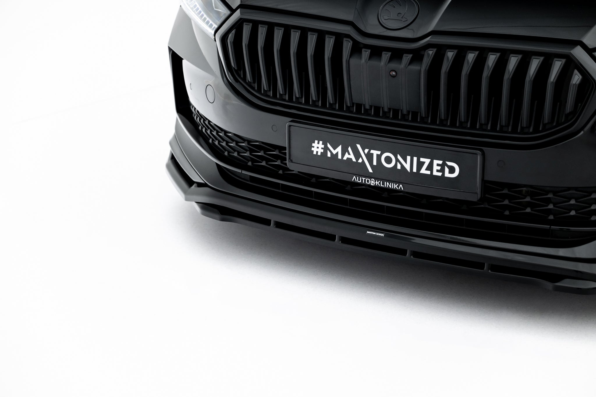 Maxton Design Street+ Spoilerlippe Front Ansatz V.1 passend für Skoda Superb Sportline Mk4 schwarz Hochglanz