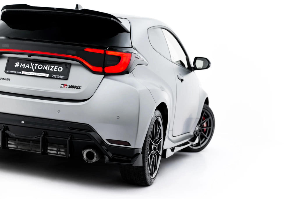 Maxton Design Heck Ansatz Flaps Diffusor V.4 passend für Toyota GR Yaris Mk4 Facelift schwarz Hochglanz