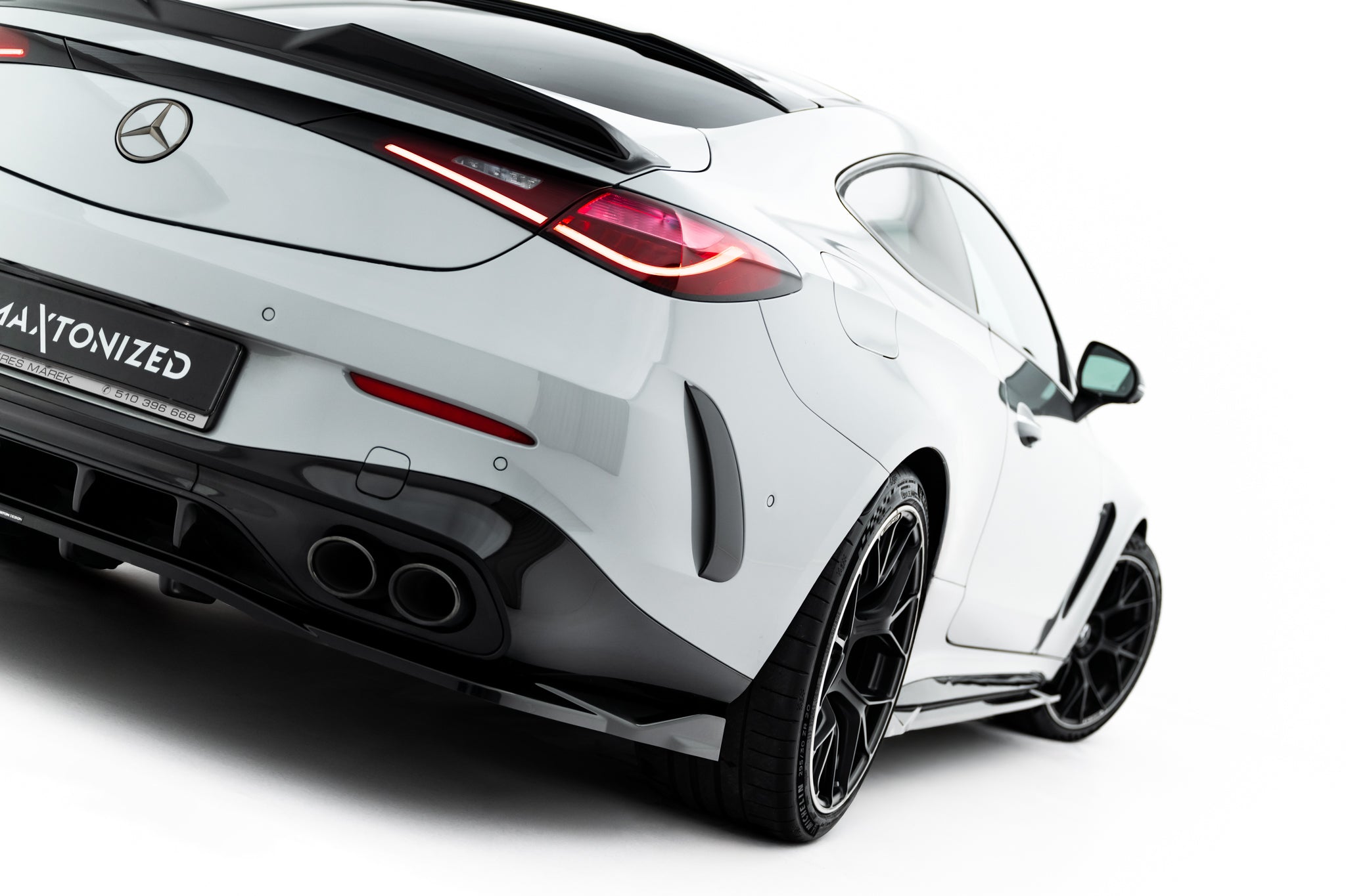 Maxton Design Street+ Mittlerer Diffusor RACE passend für Mercedes-AMG CLE 53 Aero C236 schwarz Hochglanz