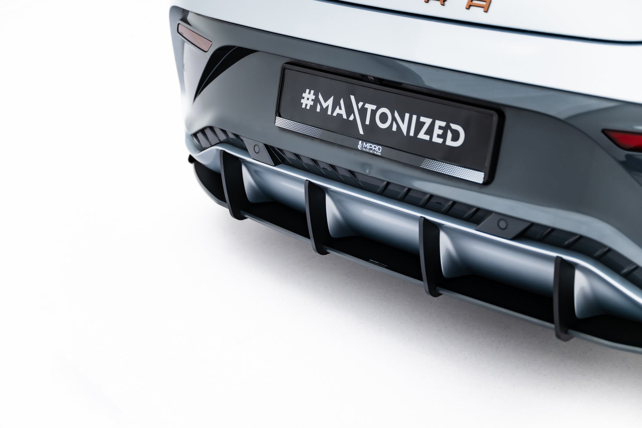 Maxton Design Street Pro Heckschürze + Flaps passend für Cupra Born Mk1 schwarz Hochglanz
