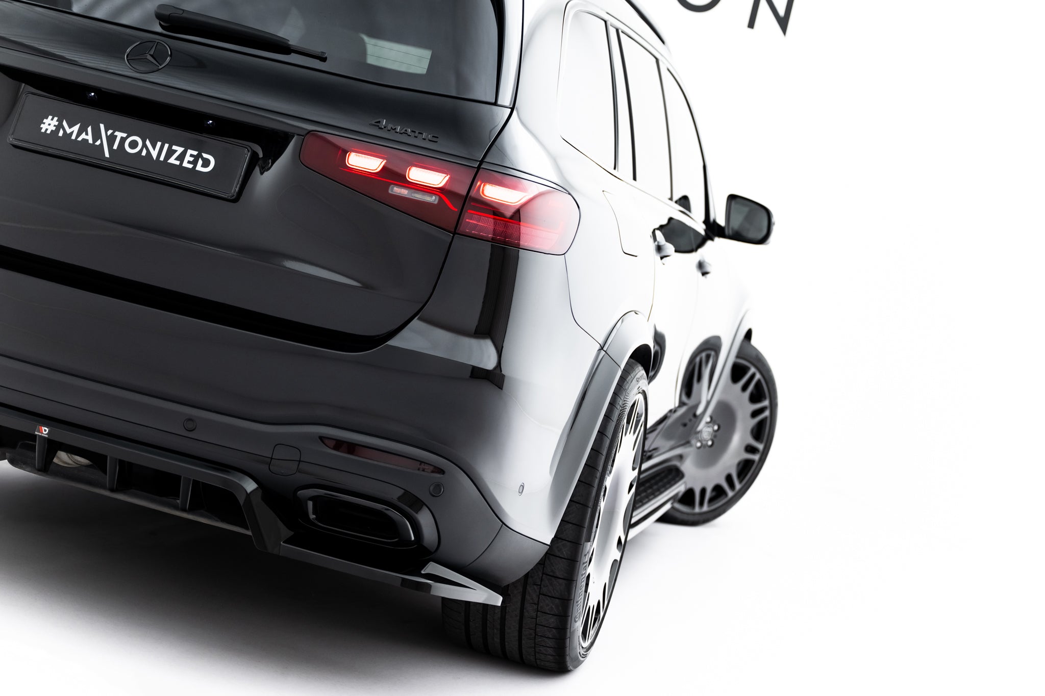 Maxton Design Street+ Mittlerer Diffusor RACE V.2 passend für Mercedes-Benz GLS AMG-Line X167 schwarz Hochglanz