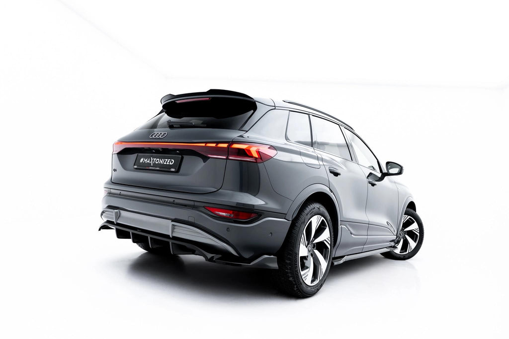 Maxton Design Street+ Mittlerer Diffusor RACE passend für Audi Q6 e-tron S-Line / SQ6 e-tron SUV / Sportback Mk1 schwarz Hochglanz