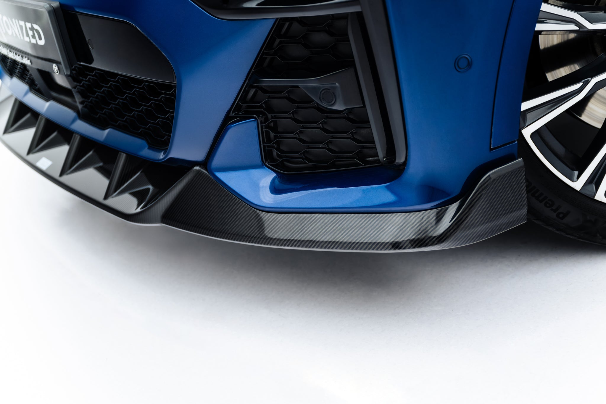 Maxton Design Prepreg Carbon Fiber Street+ Spoilerlippe Front Ansatz passend für BMW X7 M-Paket G07