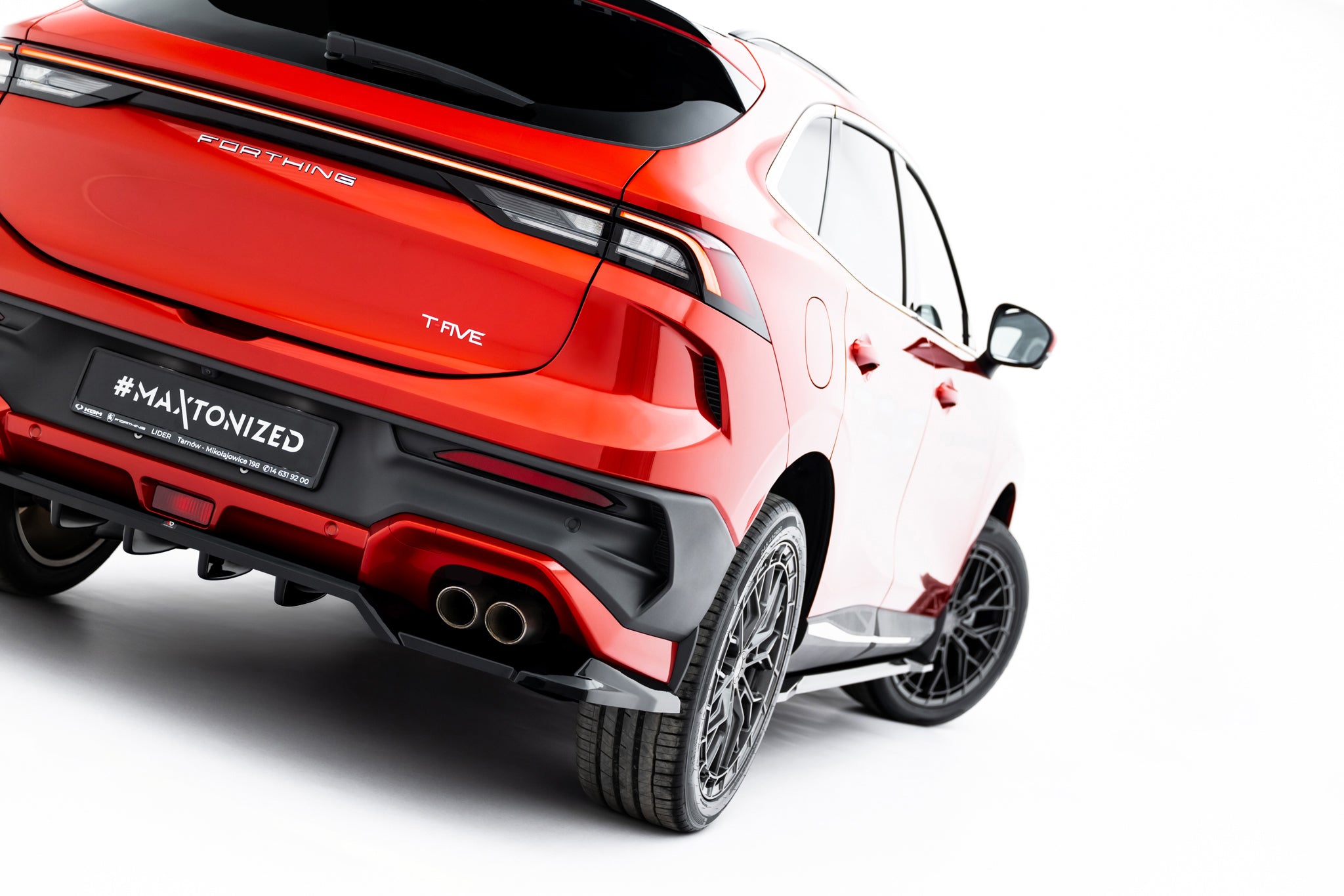 Maxton Design Street+ Mittlerer Diffusor RACE passend für Forthing T-Five Mk1 schwarz Hochglanz