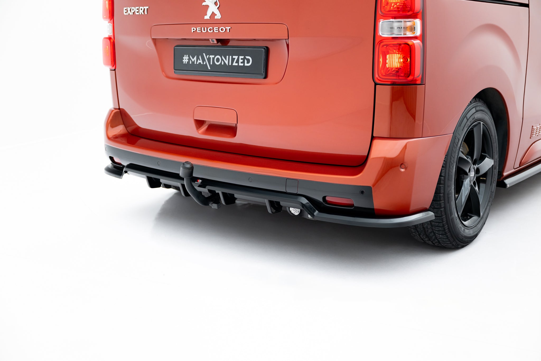 Maxton Design Street+ Mittlerer Diffusor RACE passend für Peugeot Expert Mk3 schwarz Hochglanz