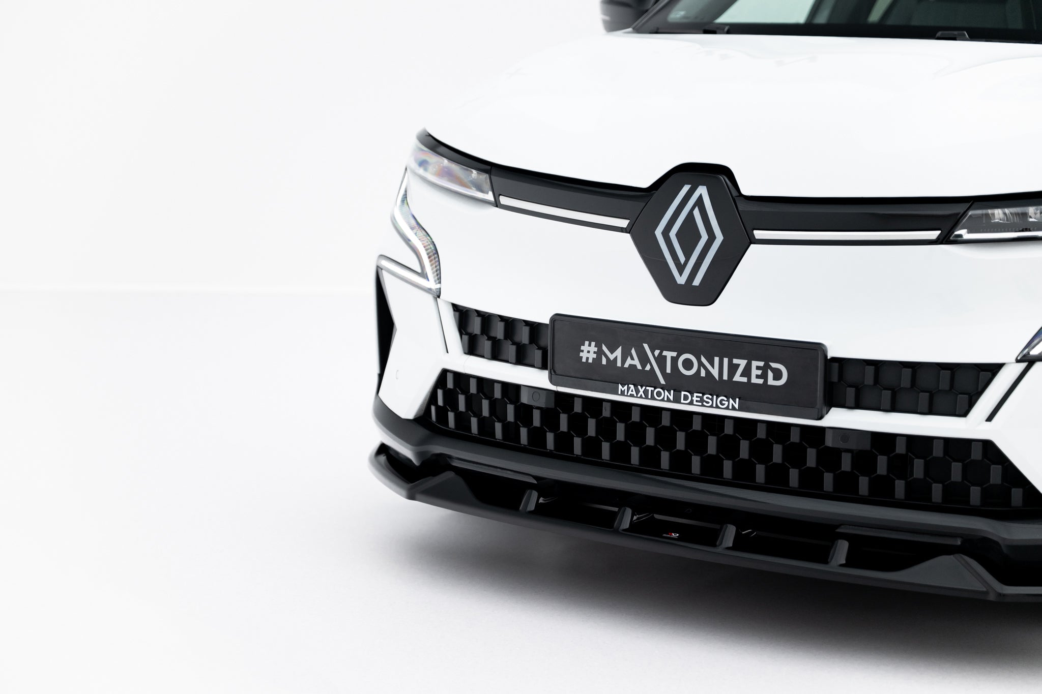 Maxton Design Street+ Spoilerlippe Front Ansatz passend für Renault Megane E-Tech Electric Mk1 schwarz Hochglanz