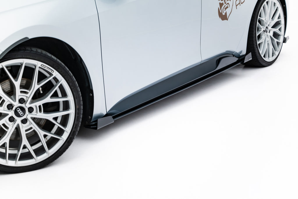 Maxton Design Street Pro Street+ Seitenschweller Leisten + Flaps passend für Cupra Born Mk1 schwarz Hochglanz