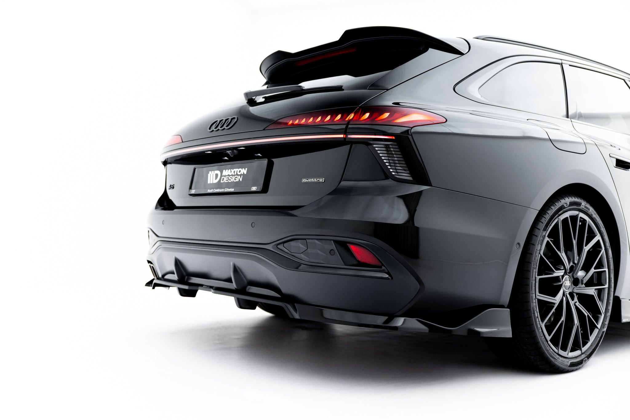 Maxton Design Street+ Mittlerer Diffusor RACE V.2 passend für Audi A6 S-Line C9 schwarz Hochglanz
