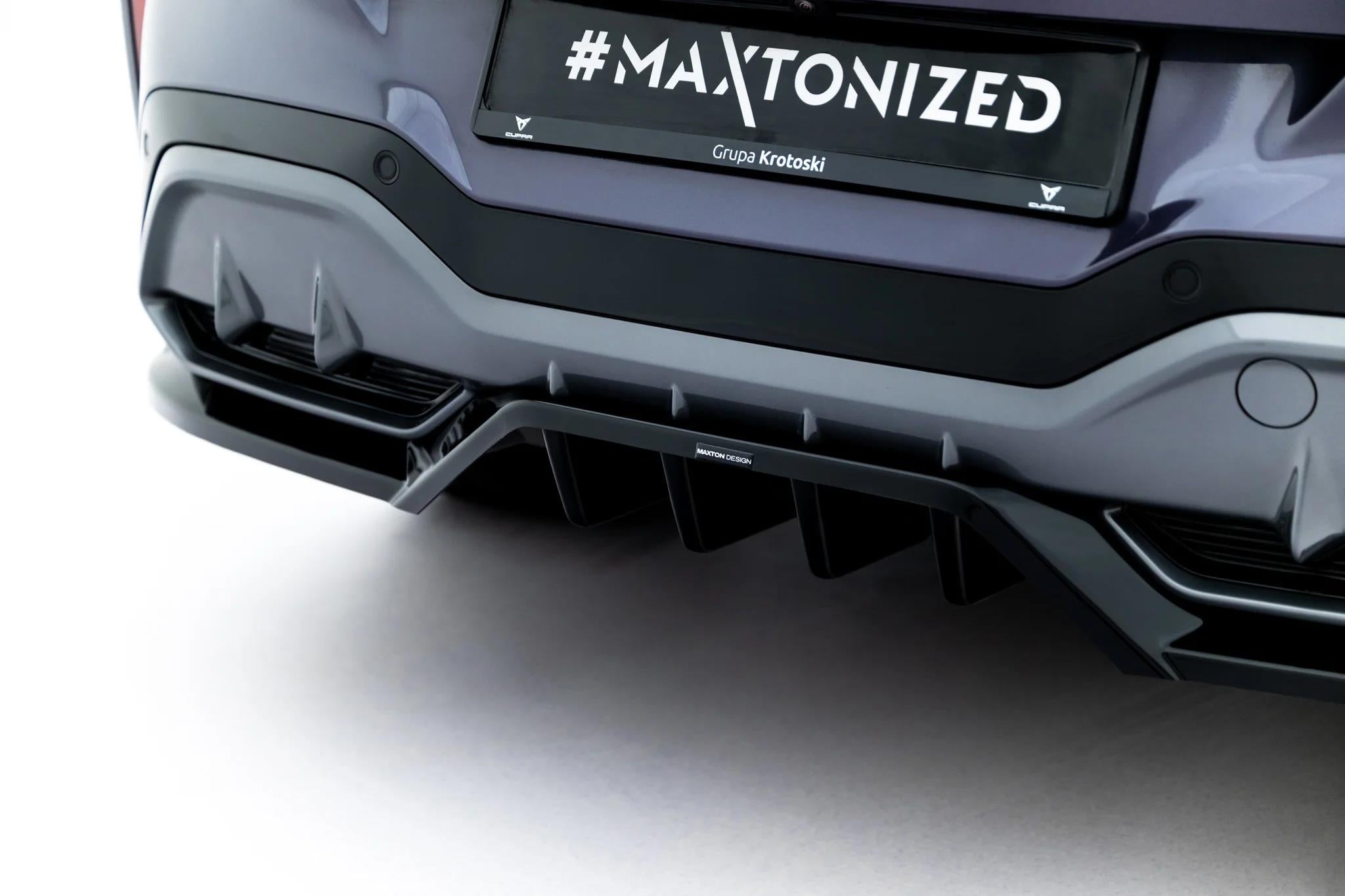 Maxton Design Street+ Mittlerer Diffusor RACE passend für V.4 Cupra Terramar Mk1 (mit AHK) schwarz Hochglanz