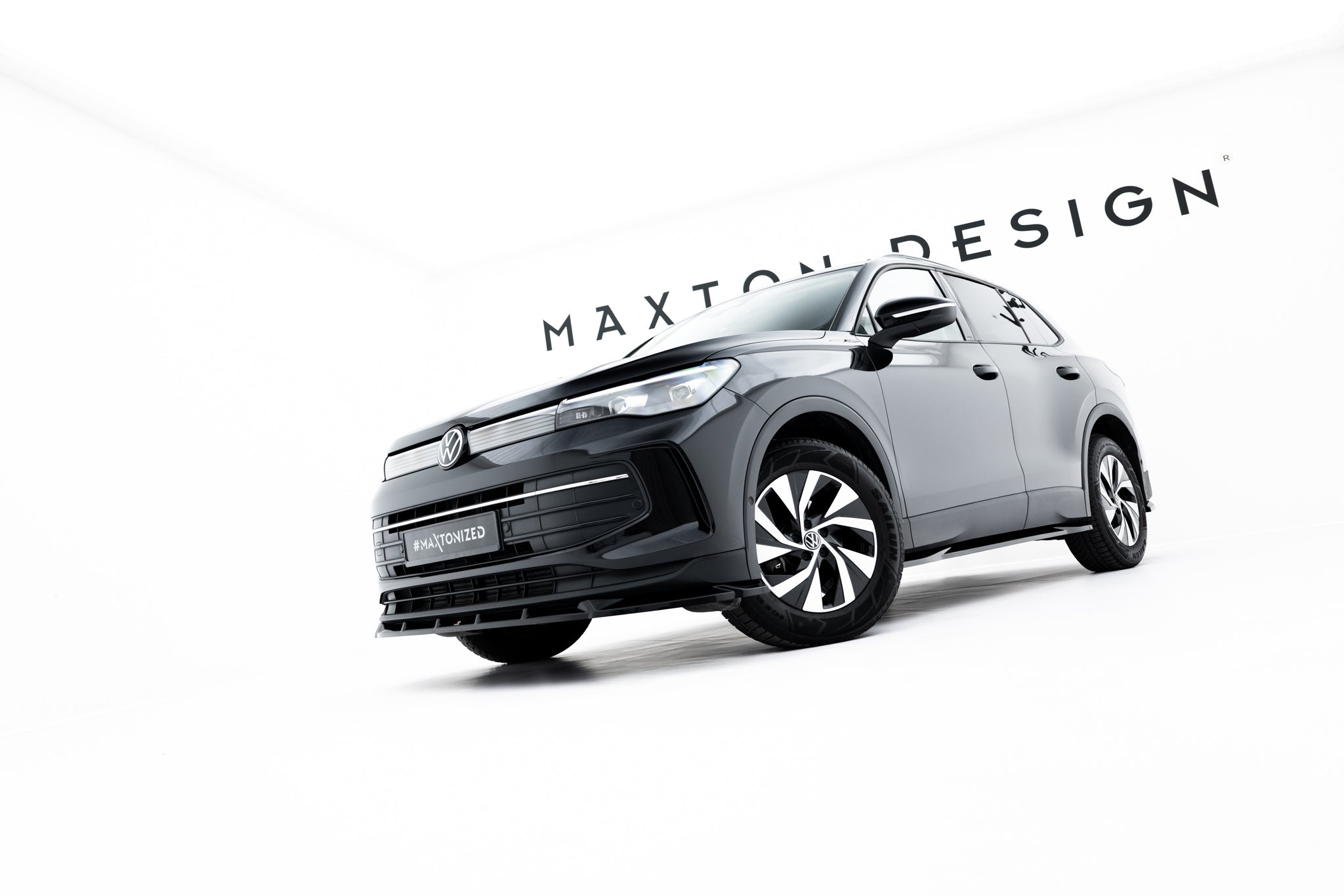 Maxton Design Street+ Spoilerlippe Front Ansatz V.1 passend für VW Tiguan Mk3 schwarz Hochglanz