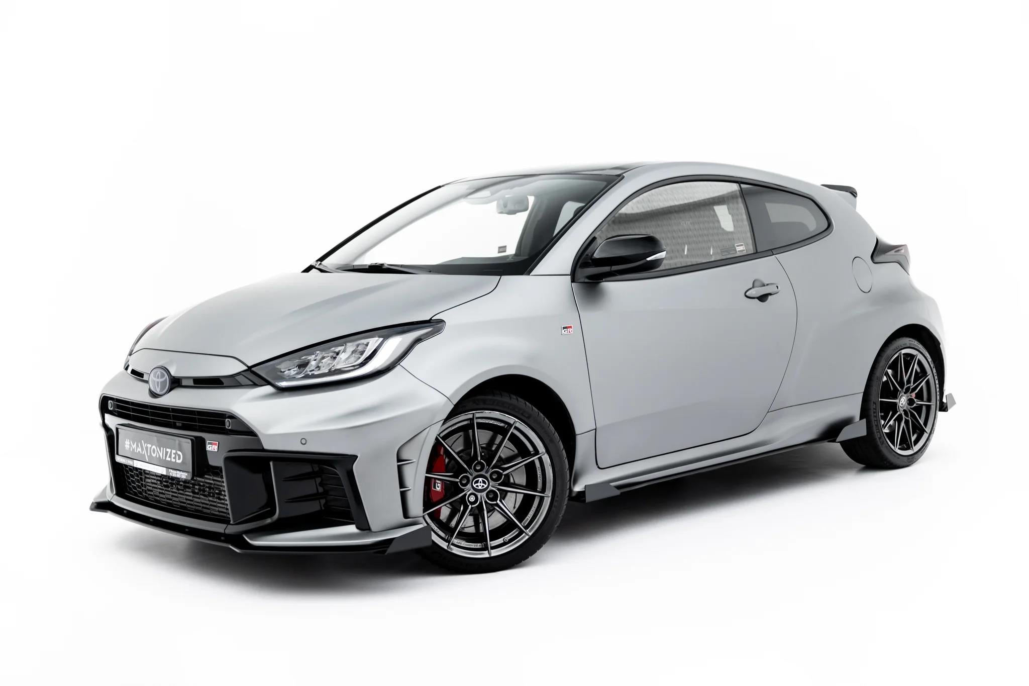 Maxton Design Street Pro Street+ Seitenschweller Leisten + Flaps passend für Toyota GR Yaris Mk4 Facelift schwarz Hochglanz