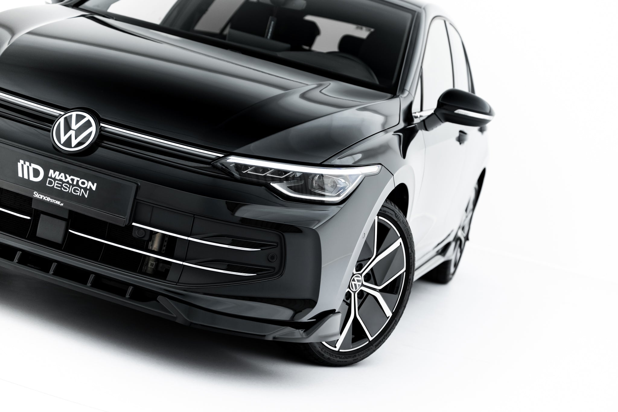 Maxton Design Street+ Spoilerlippe Front Ansatz passend für VW Golf Variant Mk8 Facelift schwarz Hochglanz
