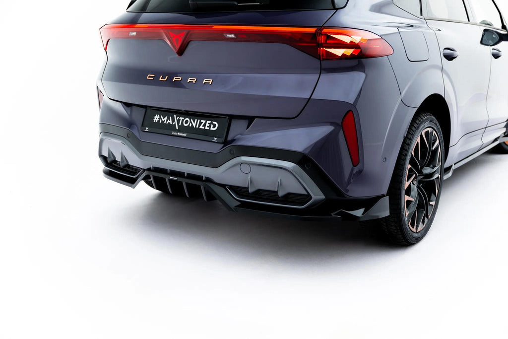 Maxton Design Street+ Mittlerer Diffusor RACE passend für V.3 Cupra Terramar Mk1 (mit AHK) schwarz Hochglanz