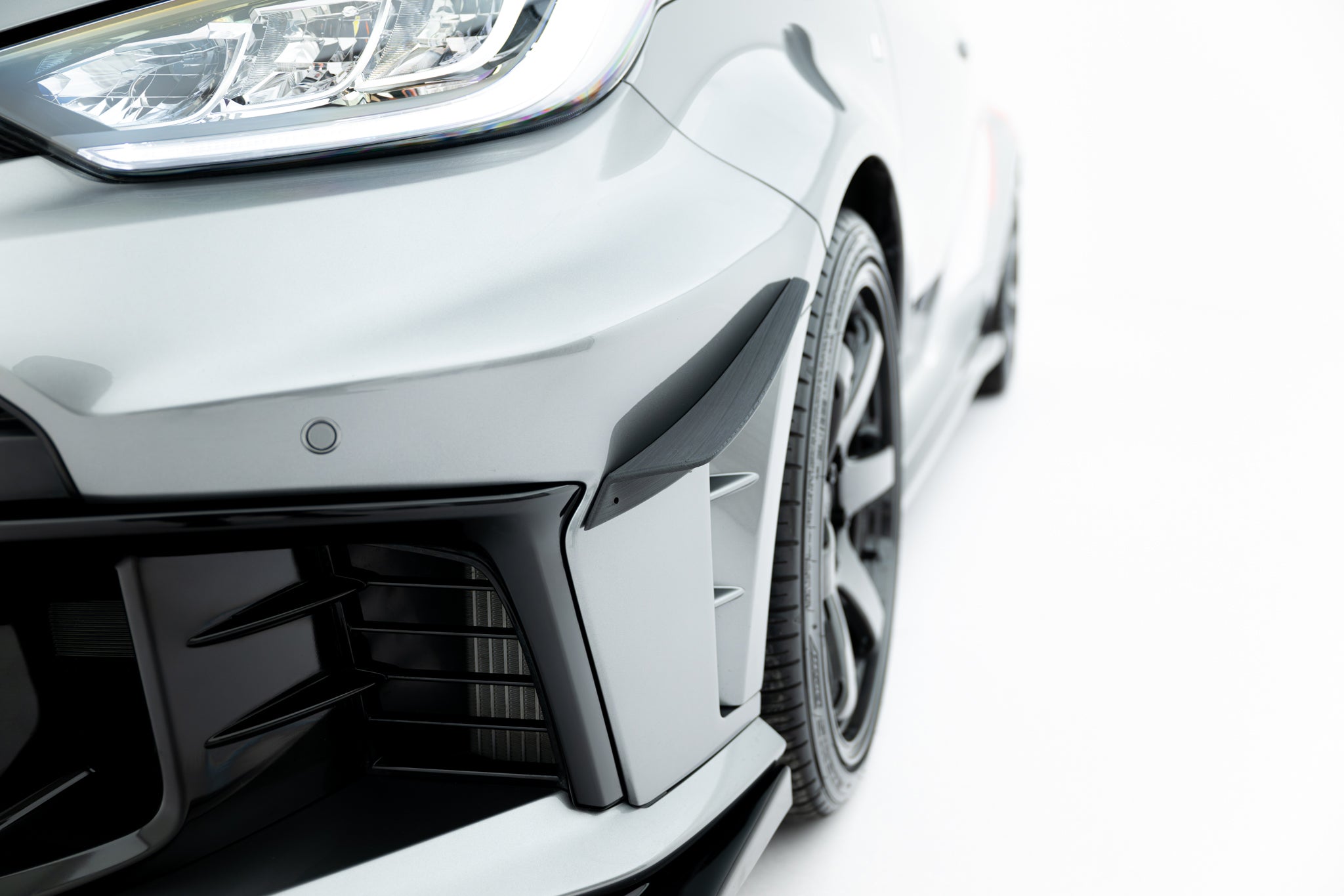 Maxton Design Stoßstangen Flaps Wings vorne Canards passend für Toyota GR Yaris Mk4 Facelift