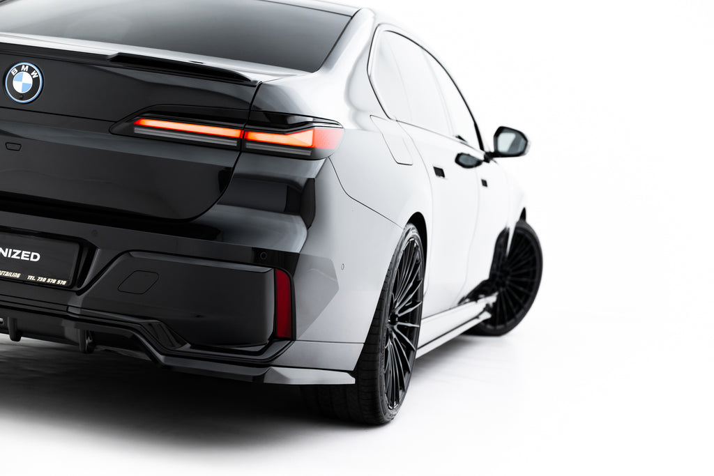 Maxton Design Street+ Mittlerer Diffusor RACE V.2 passend für BMW 7 M-Paket G70 schwarz Hochglanz