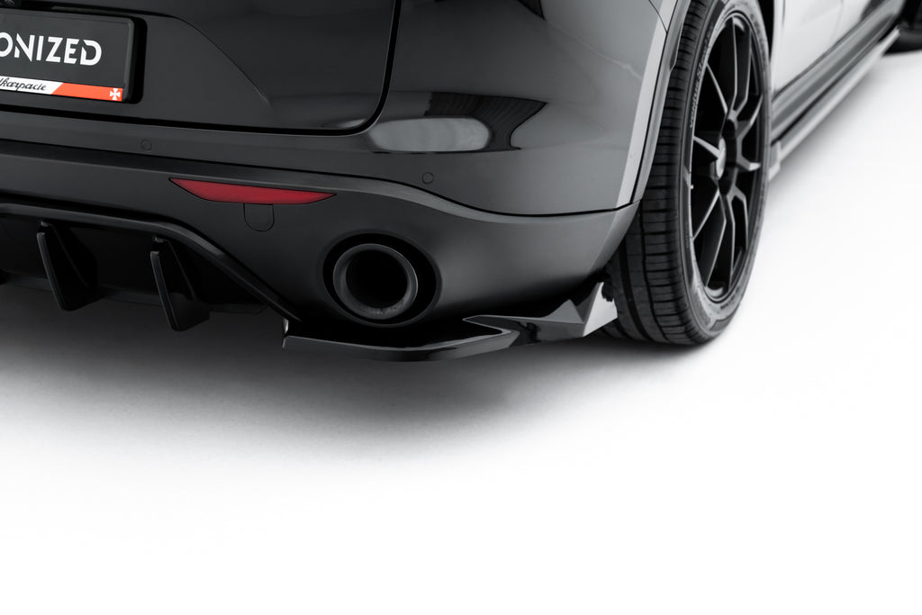 Maxton Design Heck Ansatz Flaps Diffusor V.2 passend für Alfa Romeo Stelvio Mk1 schwarz Hochglanz