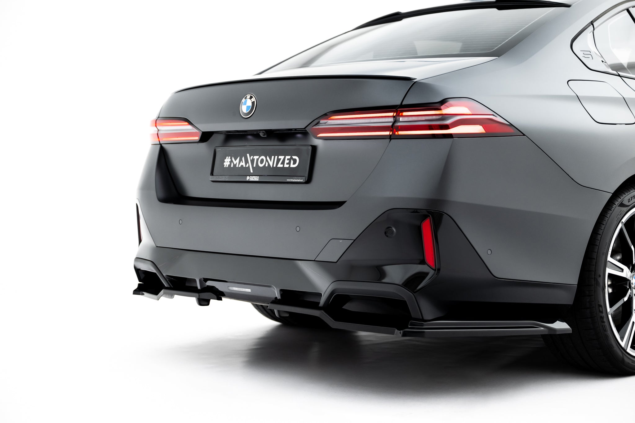 Maxton Design Heck Ansatz Flaps Diffusor V.1 passend für BMW 5er / i5 M-Paket Limousine / Touring G60 / G61 schwarz Hochglanz