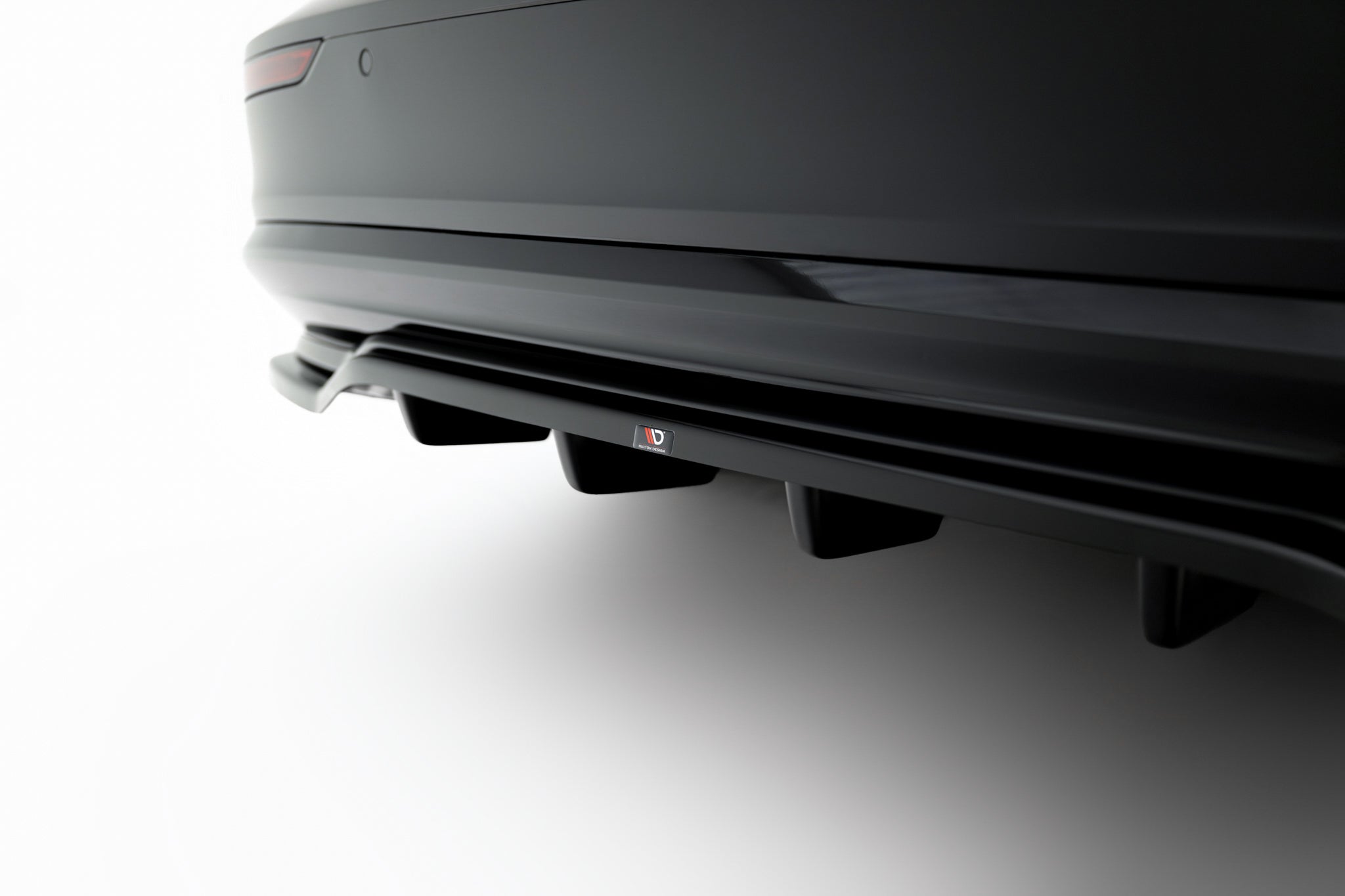 Maxton Design Street+ Mittlerer Diffusor RACE passend für Volvo S60/V60 R-Design Mk3 schwarz Hochglanz