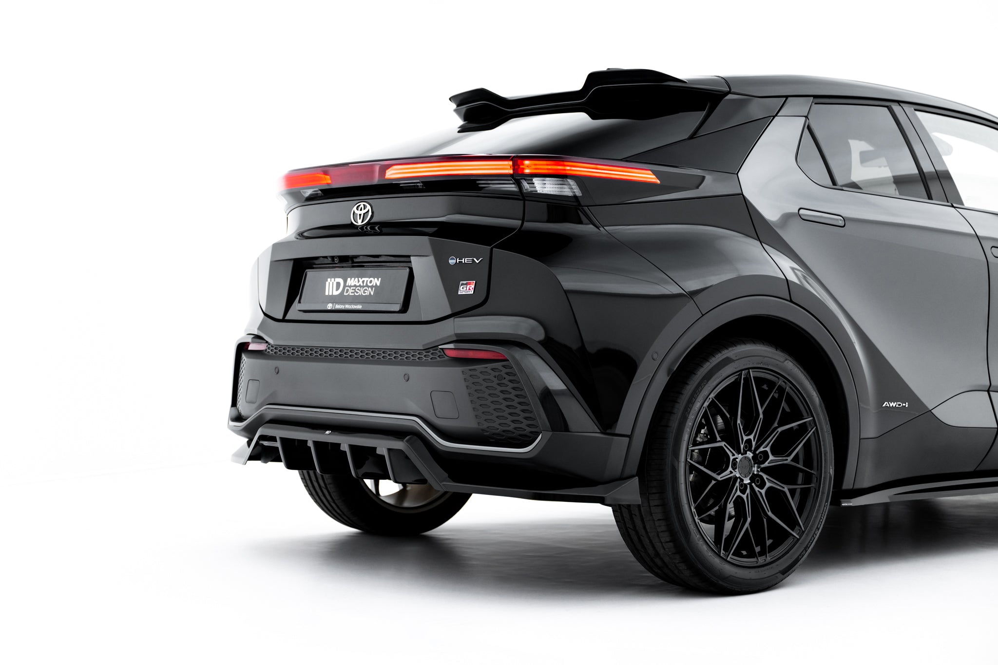 Maxton Design Street+ Mittlerer Diffusor RACE passend für Toyota C-HR Mk2 schwarz Hochglanz
