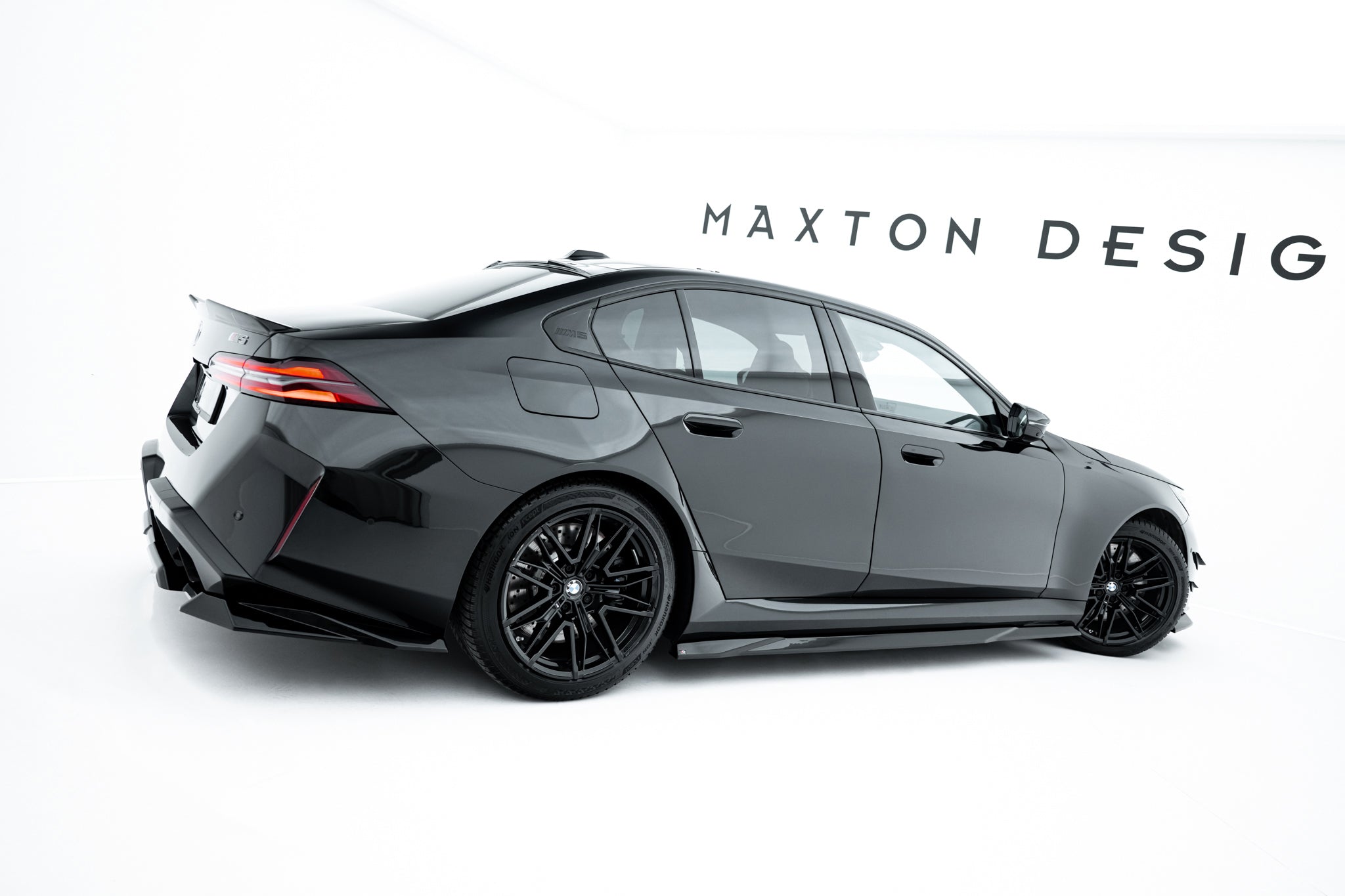 Maxton Design Street+ Seitenschweller Leisten passend für BMW M5 Limousine / Touring G90 schwarz Hochglanz