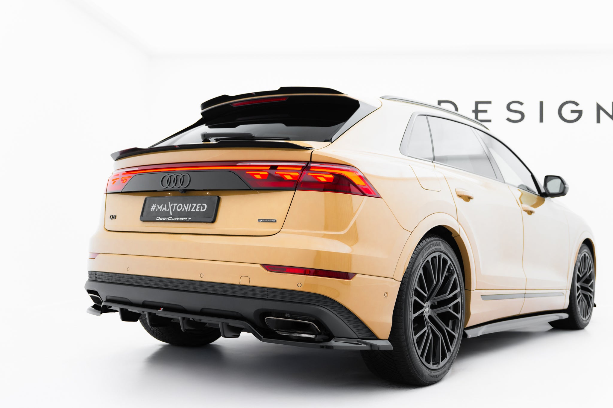 Maxton Design Street+ Mittlerer Diffusor RACE passend für Audi Q8 Mk1 Facelift schwarz Hochglanz