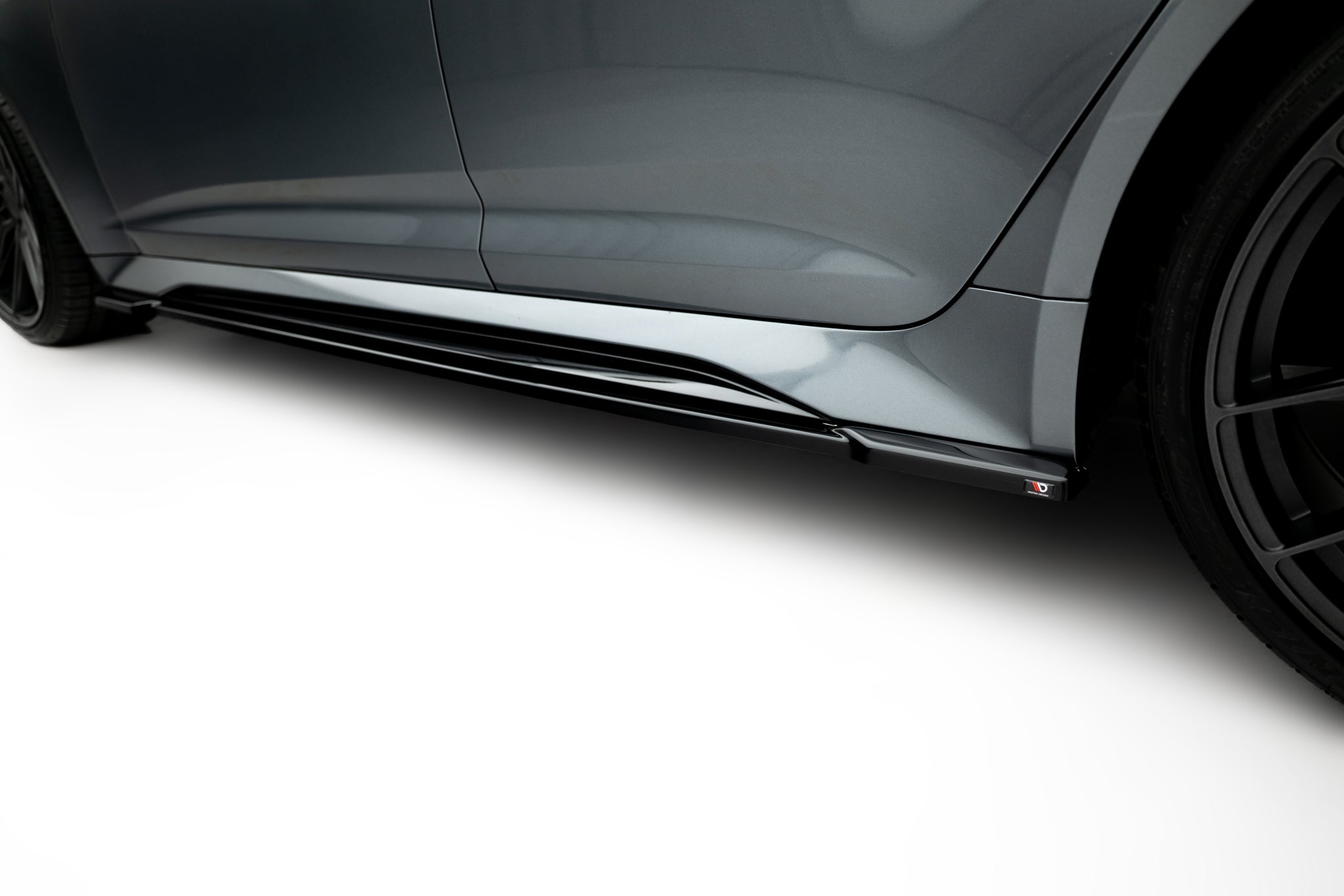 Maxton Design Street+ Seitenschweller Leisten passend für V.1 passend für Audi RS6 C8 / C8 Facelift schwarz Hochglanz