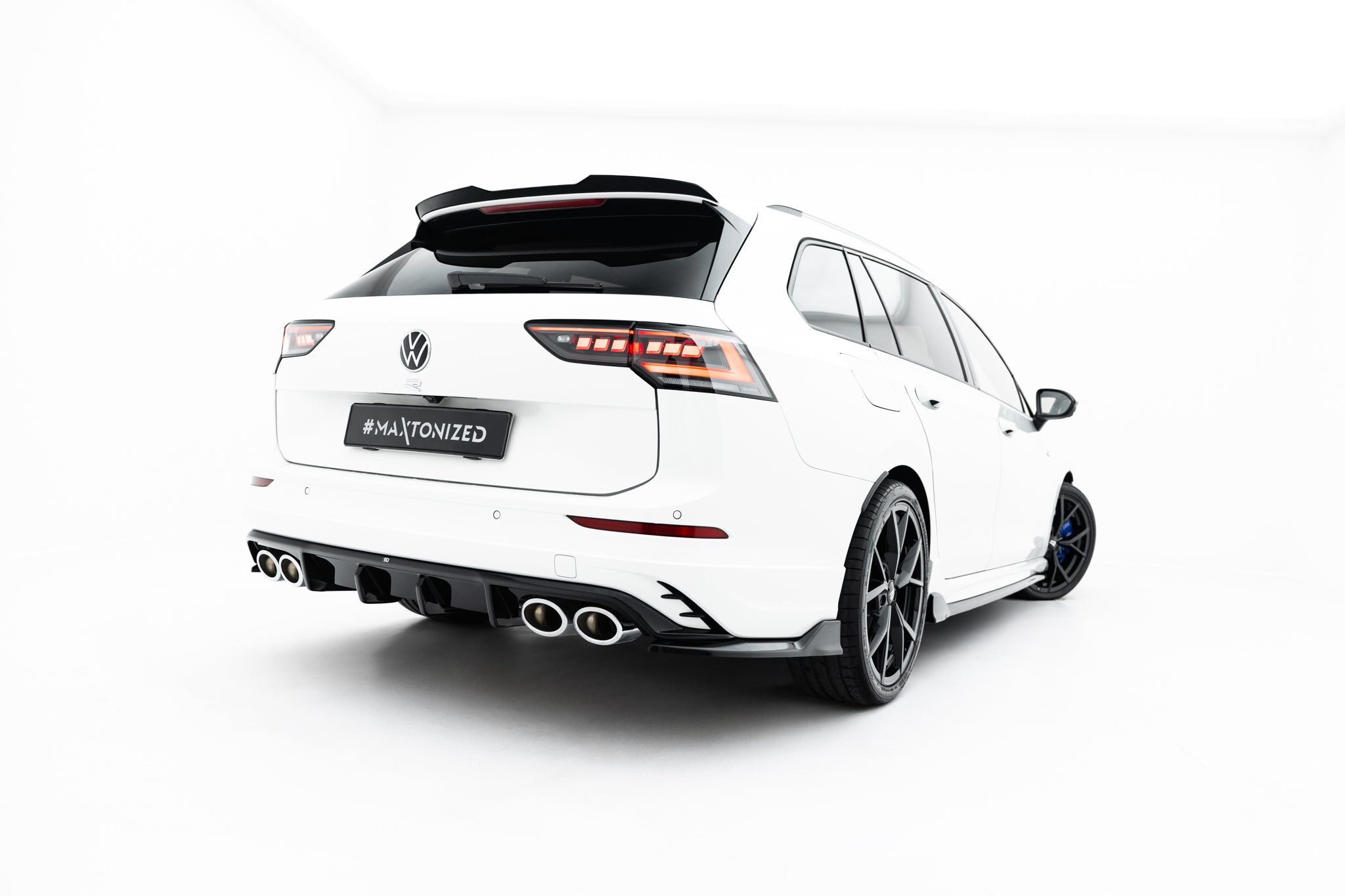 Maxton Design Diffusor Heck Ansatz passend für VW Golf R Variant Mk8 / Mk8 Facelift schwarz Hochglanz
