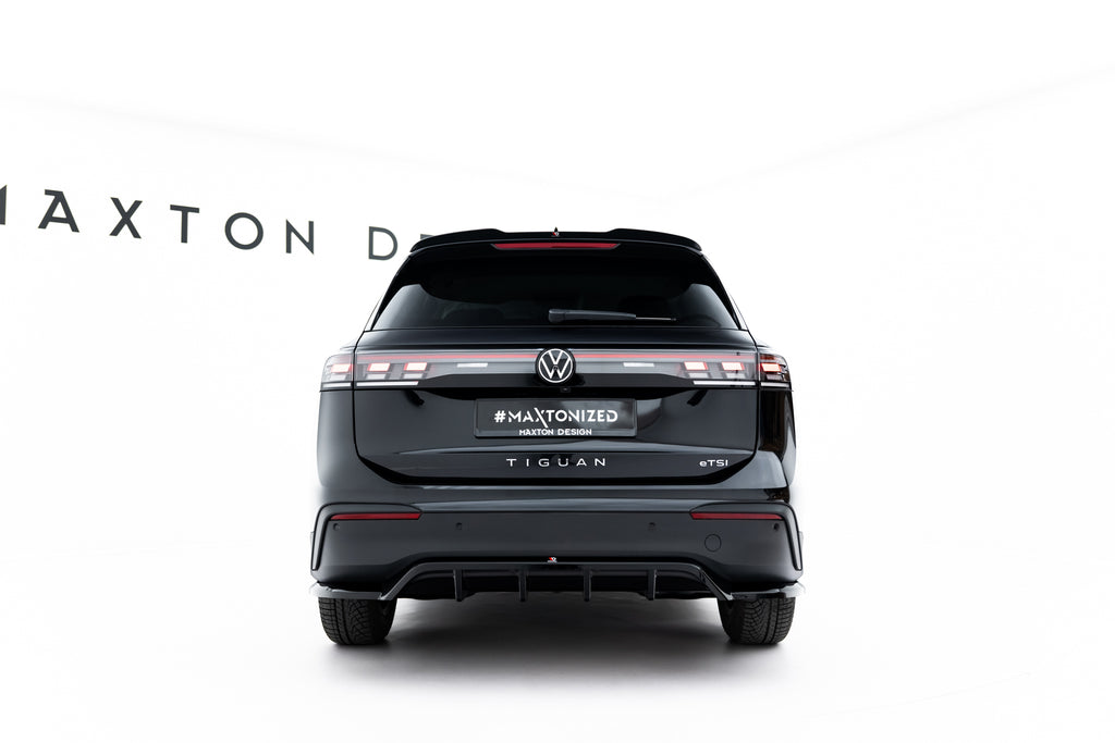 Maxton Design Street+ Mittlerer Diffusor RACE passend für VW Tiguan Mk3 schwarz Hochglanz
