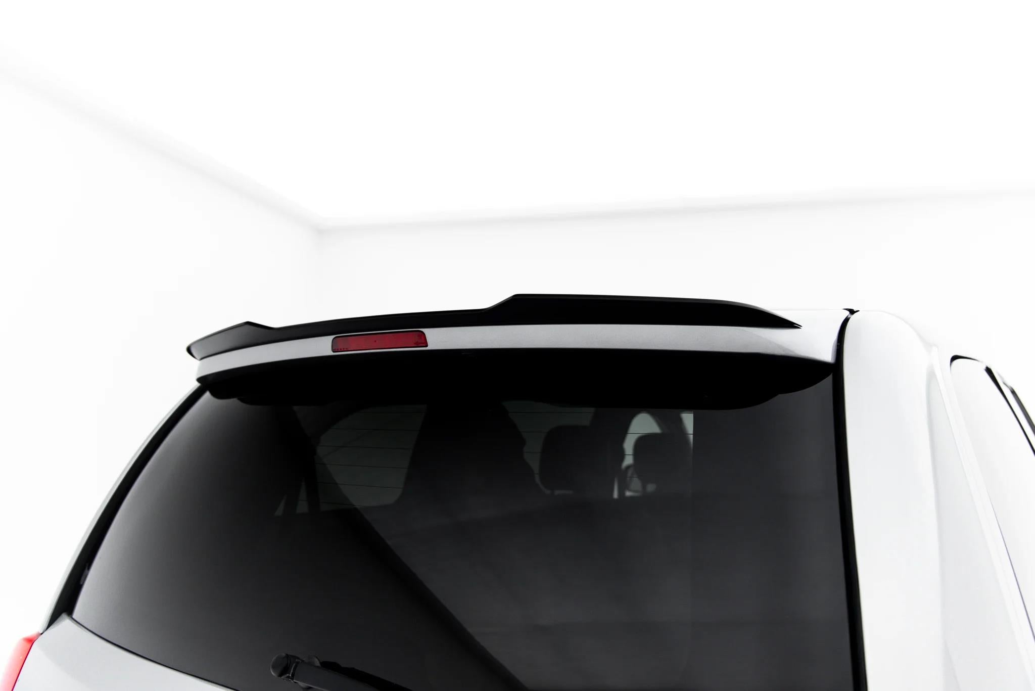 Maxton Design Heckspoiler Lippe Dodge Grand Caravan Mk5 Facelift Schwarz Hochglanz