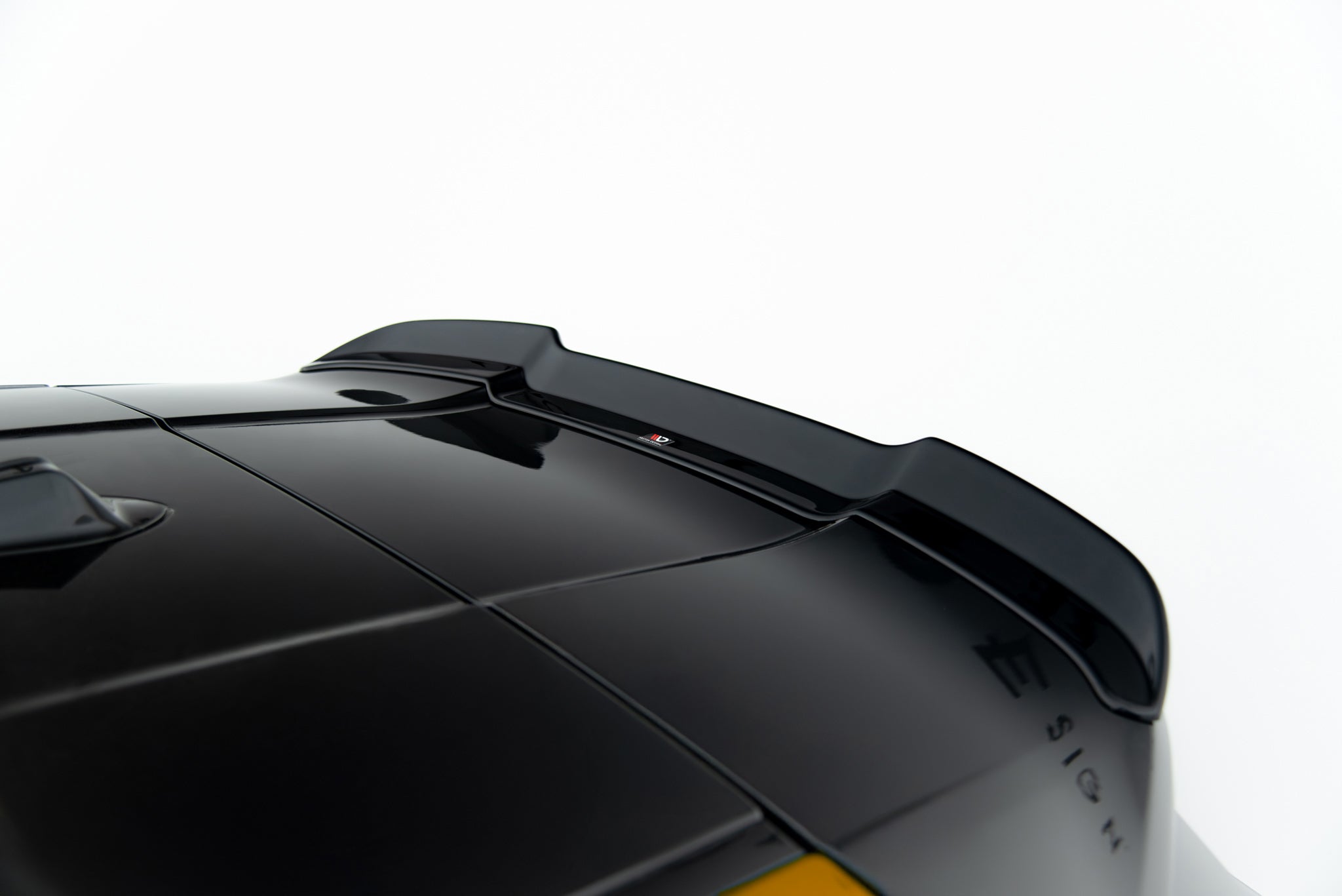 Maxton Design Spoiler CAP V.1 passend für BMW 1er M-Paket F70 schwarz Hochglanz
