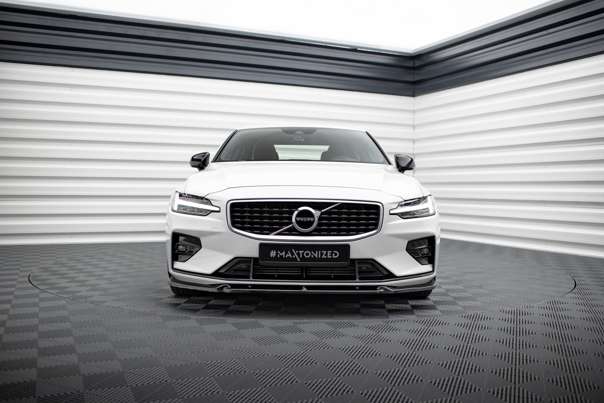 Maxton Design Street+ Spoilerlippe Front Ansatz V.1 passend für Volvo S60/V60 R-Design Mk3 schwarz Hochglanz