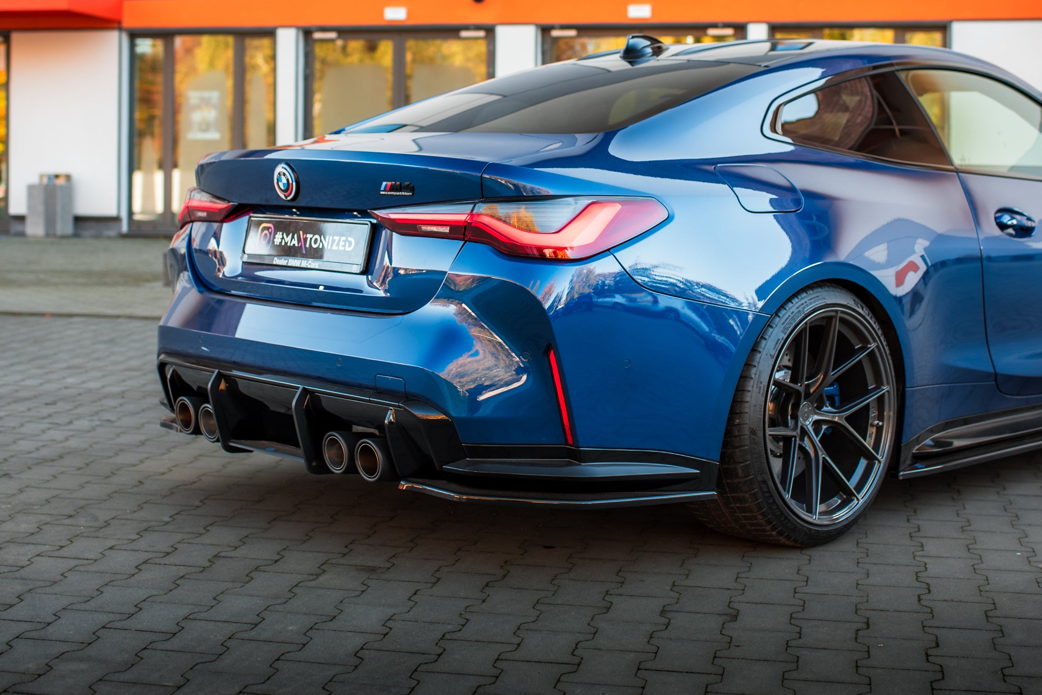 Maxton Design Heck Ansatz Flaps Diffusor V.2 passend für BMW M4 G82 / G82 Facelift schwarz Hochglanz