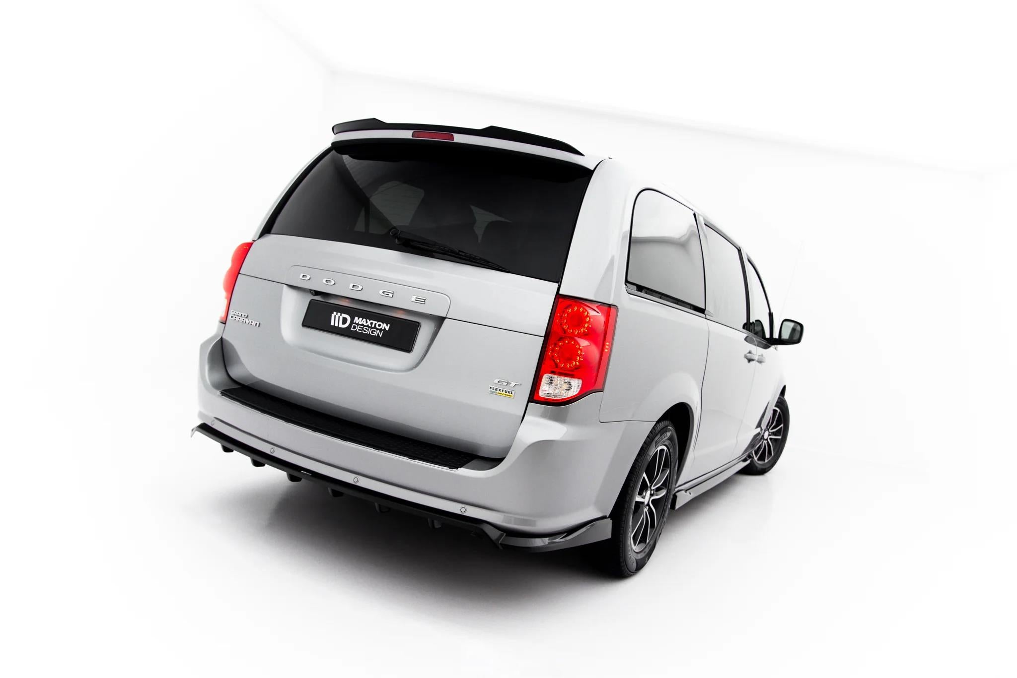 Maxton Design Street+ Mittlerer Diffusor Race Passend für Dodge Grand Caravan Mk5 Facelift Schwarz Hochglanz
