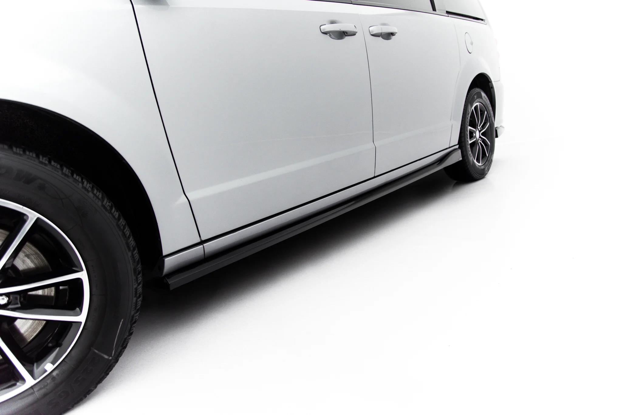 Maxton Design Street+ Seitenschweller Leisten Passend für Dodge Grand Caravan Mk5 Facelift Schwarz Hochglanz