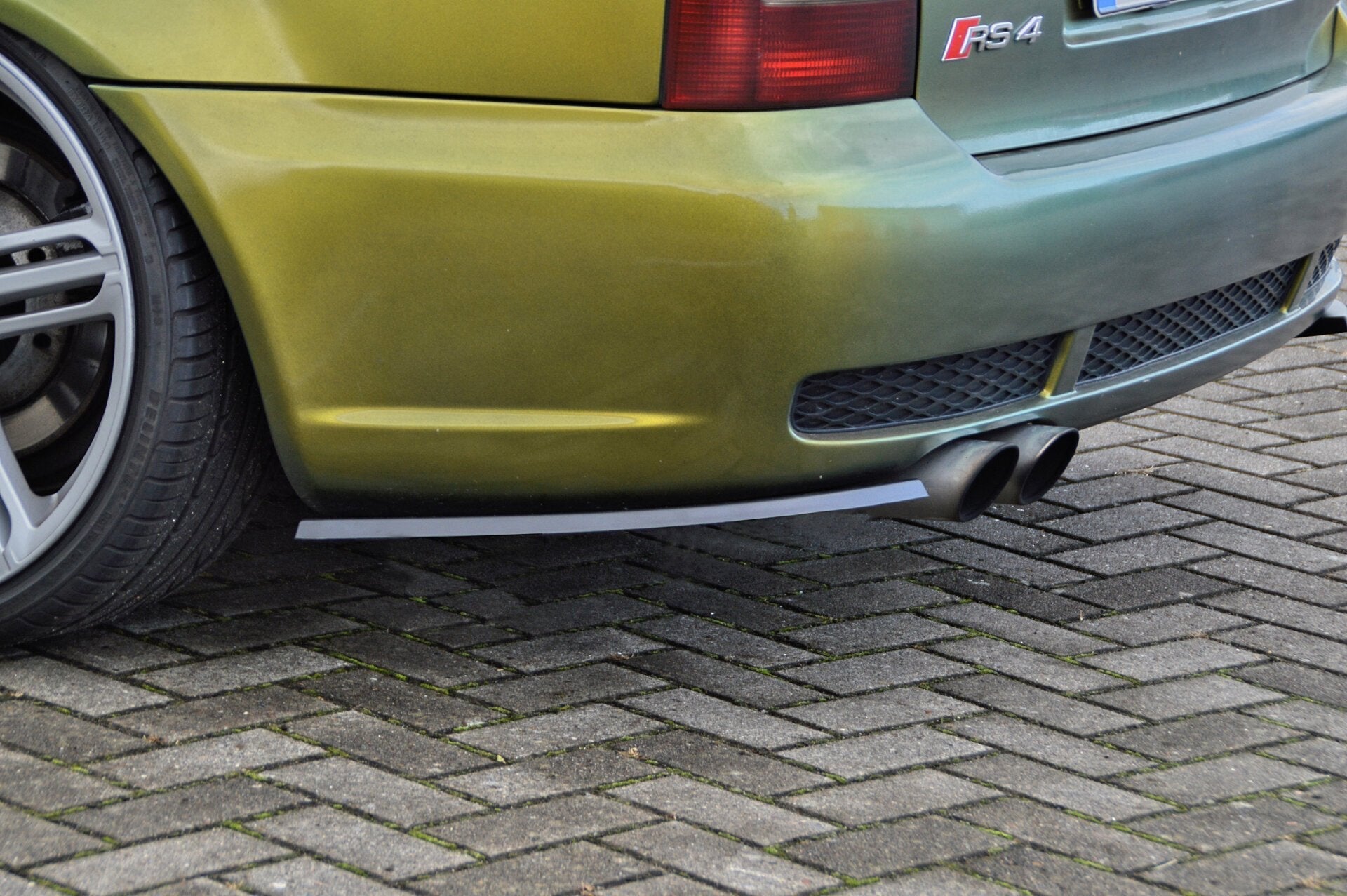 Heckansatz Seitenteile links und rechts für Audi RS4 B5 Bj. 1999-2001