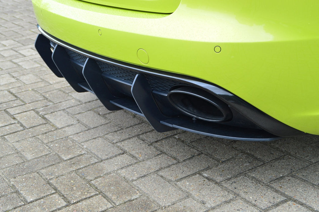 Racing Heckansatz Diffusor mit Seitenteilen für Audi RS4 B8