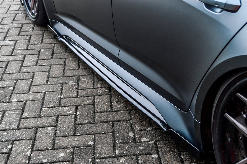 Seitenschweller mit Wing vorne und hinten für Audi RS6 C8 Bj .ab.2019-