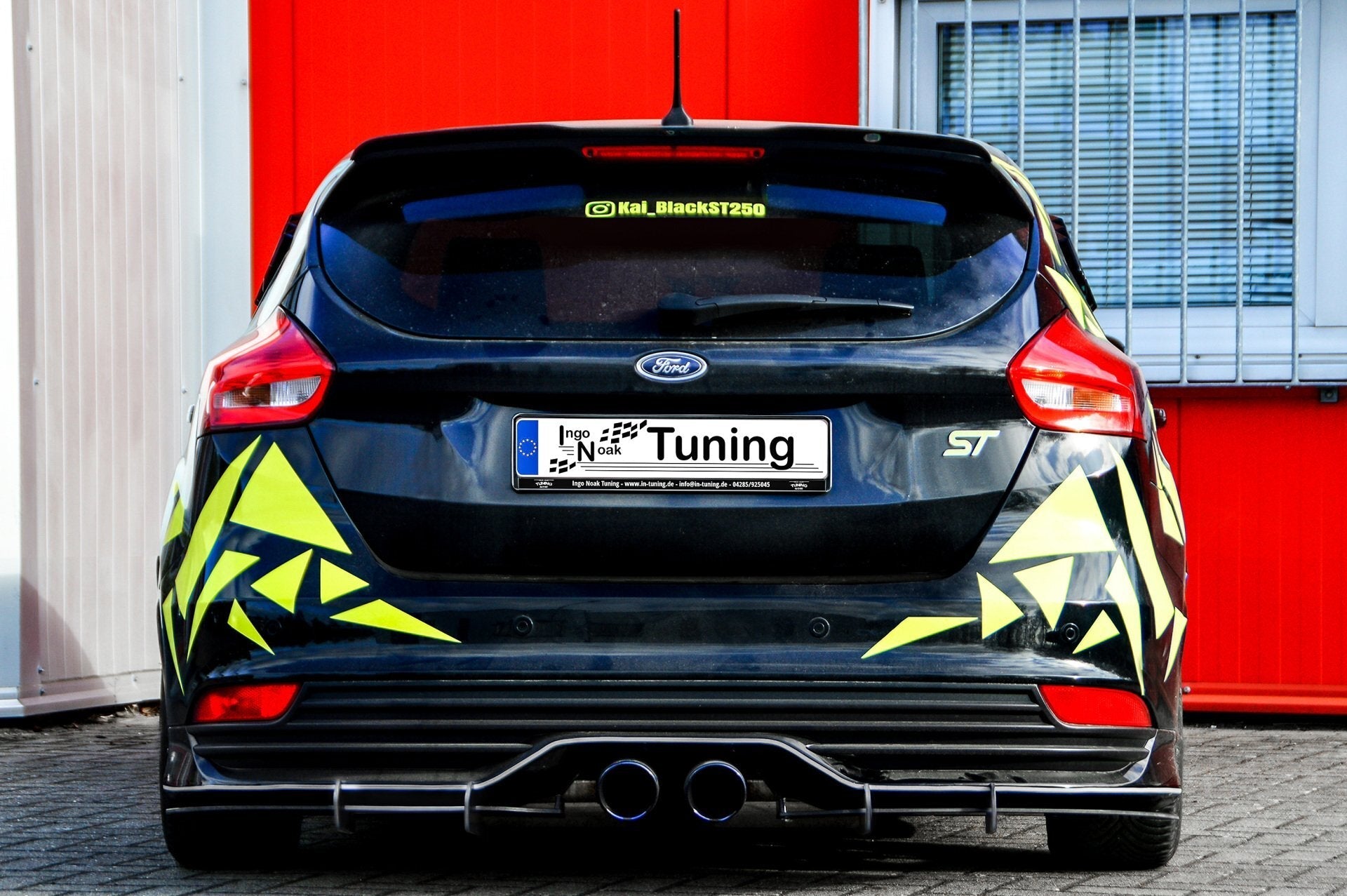 Gefräster Heckansatz V2 für Ford Focus ST DYB ab Bj. 2014 -2018